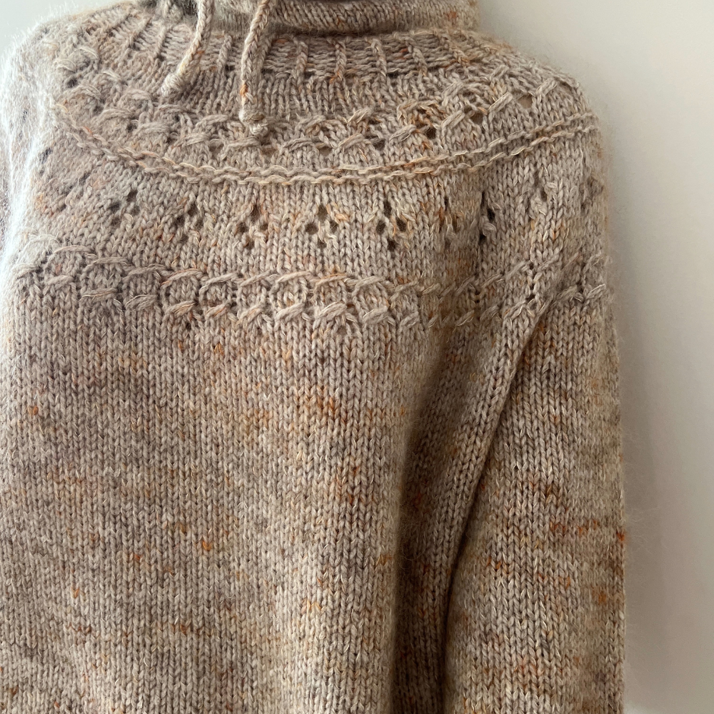 #7 - Handgebreide trui met afneembare kap - wol / mohair